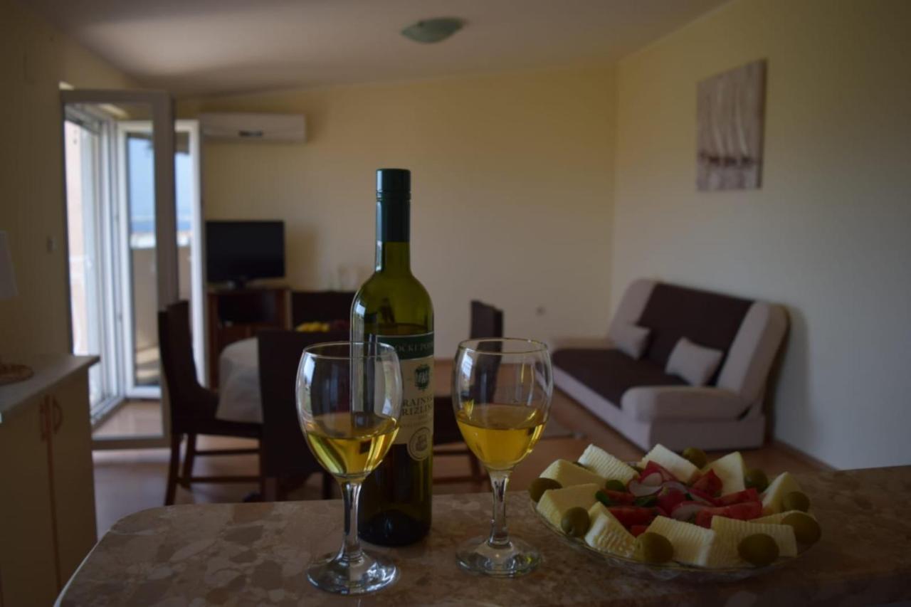 Apartments Marta Kaštel Novi Buitenkant foto