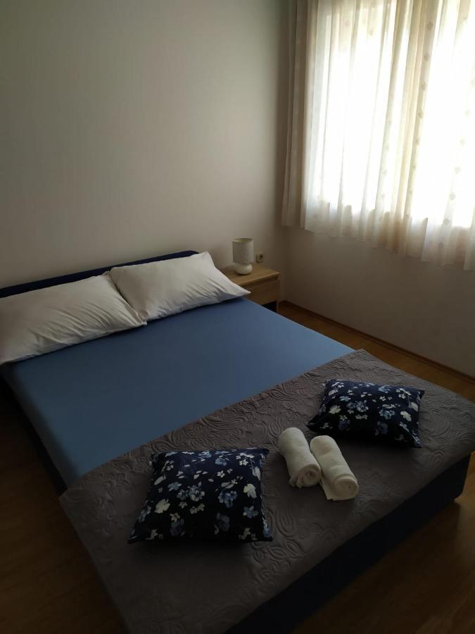 Apartments Marta Kaštel Novi Buitenkant foto