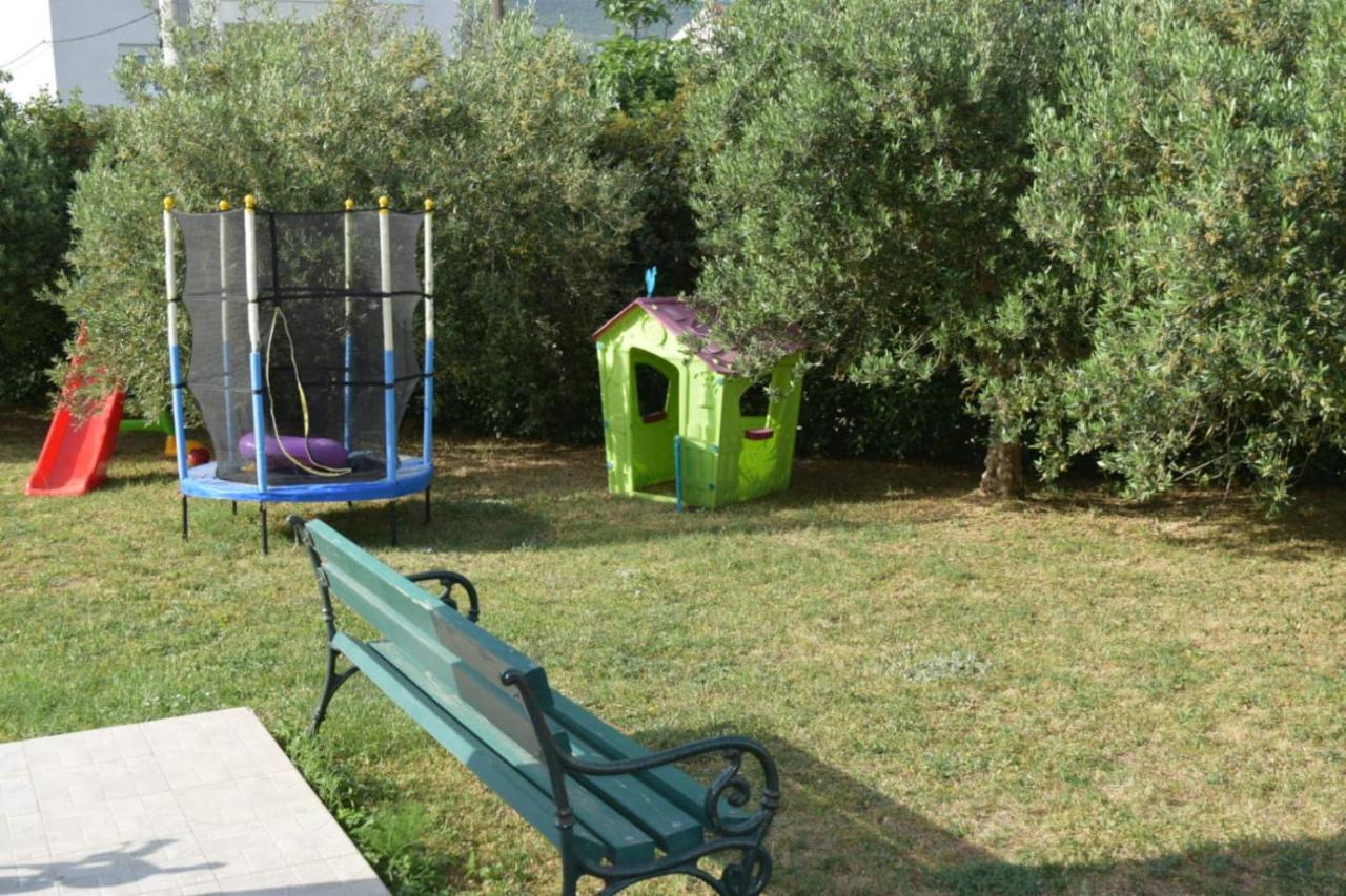 Apartments Marta Kaštel Novi Buitenkant foto