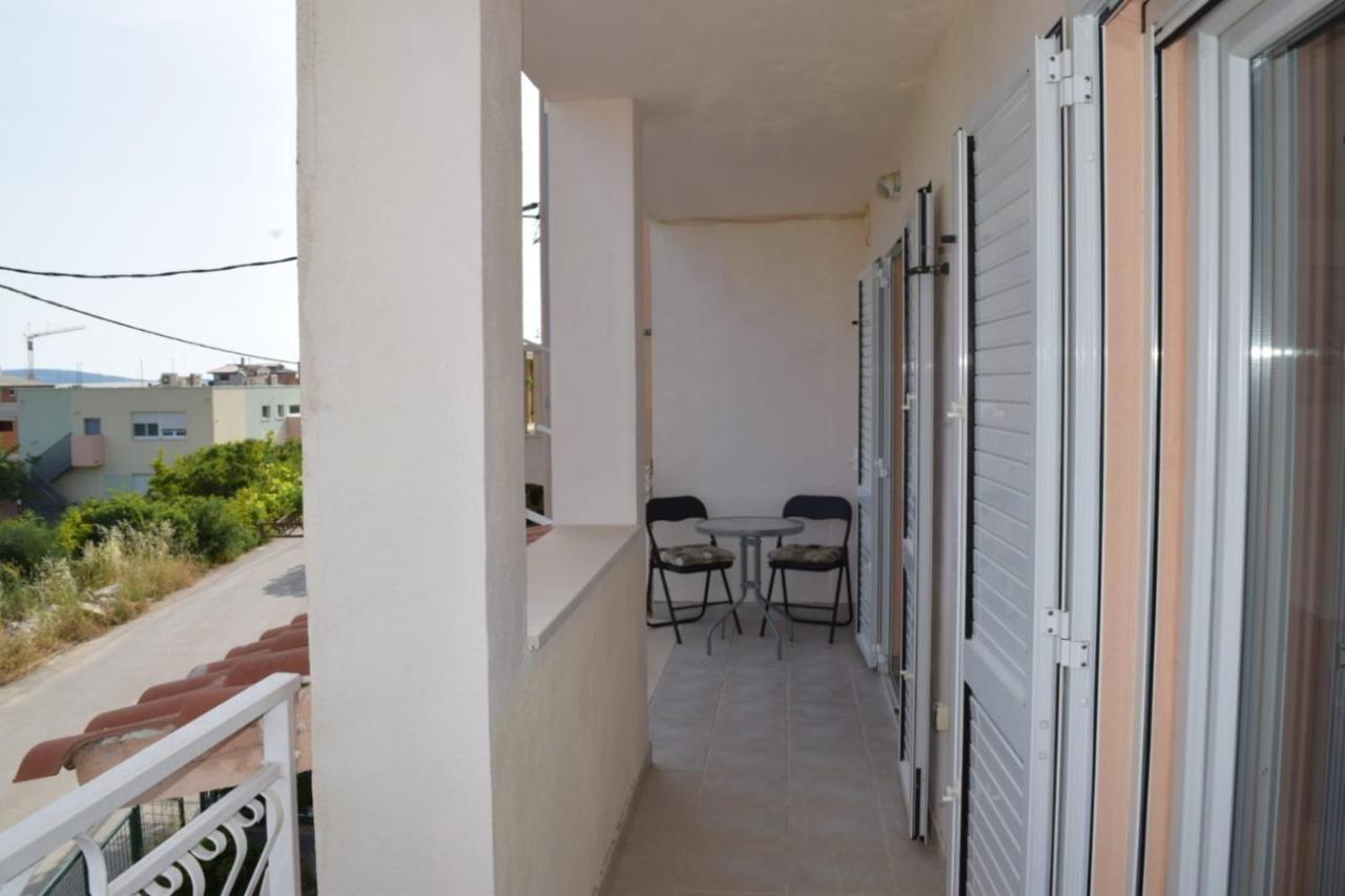 Apartments Marta Kaštel Novi Buitenkant foto