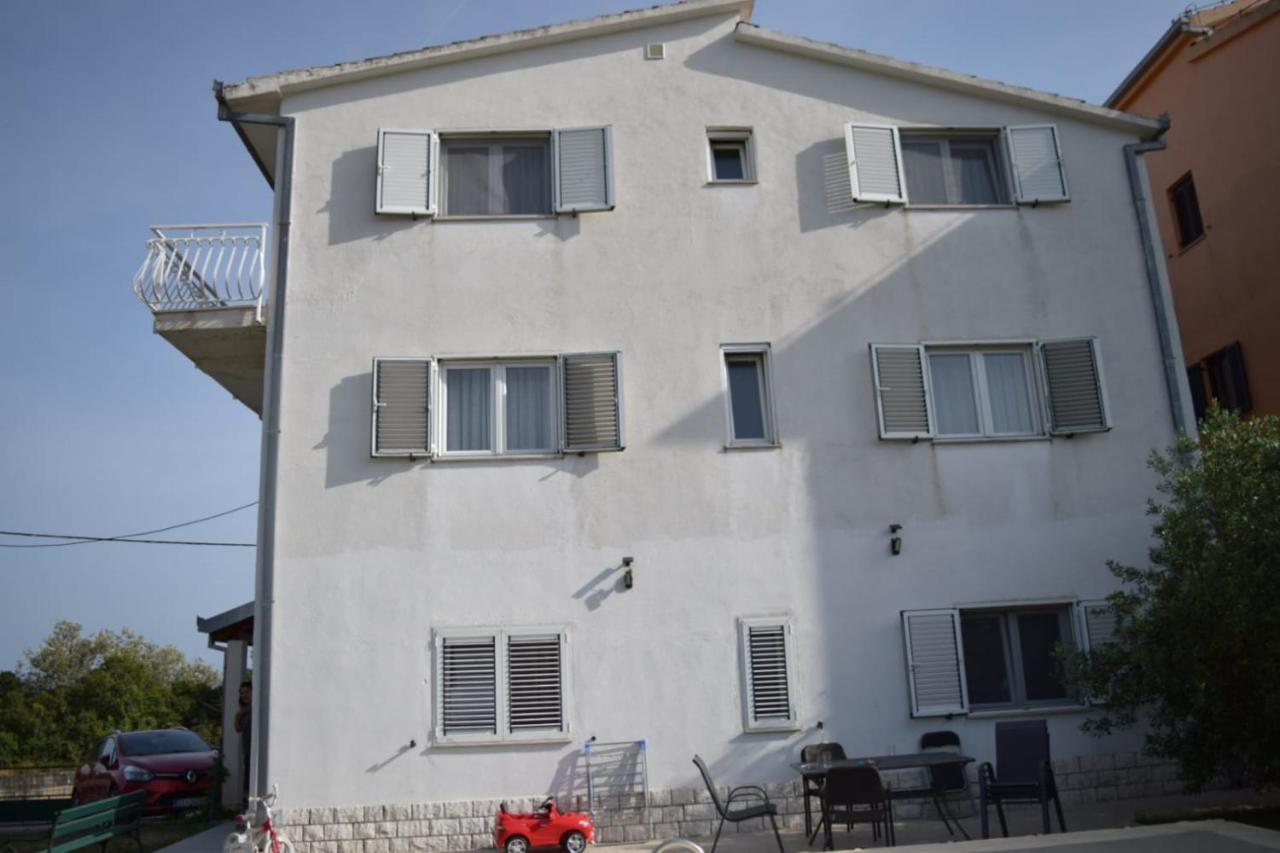 Apartments Marta Kaštel Novi Buitenkant foto