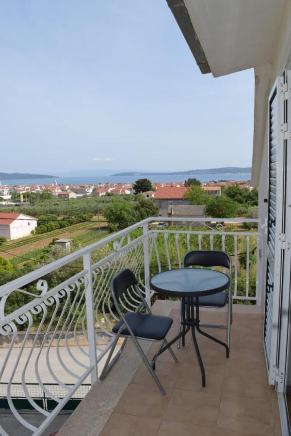 Apartments Marta Kaštel Novi Buitenkant foto