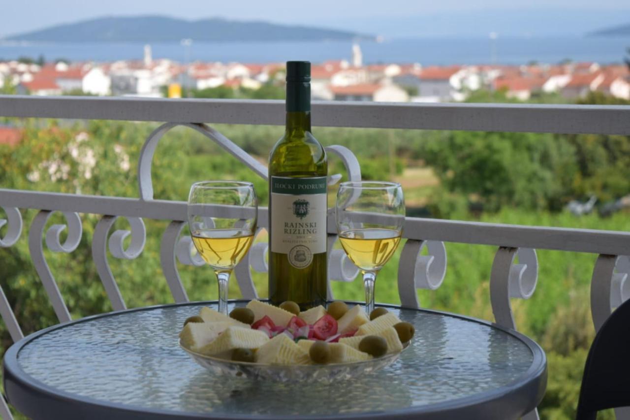 Apartments Marta Kaštel Novi Buitenkant foto