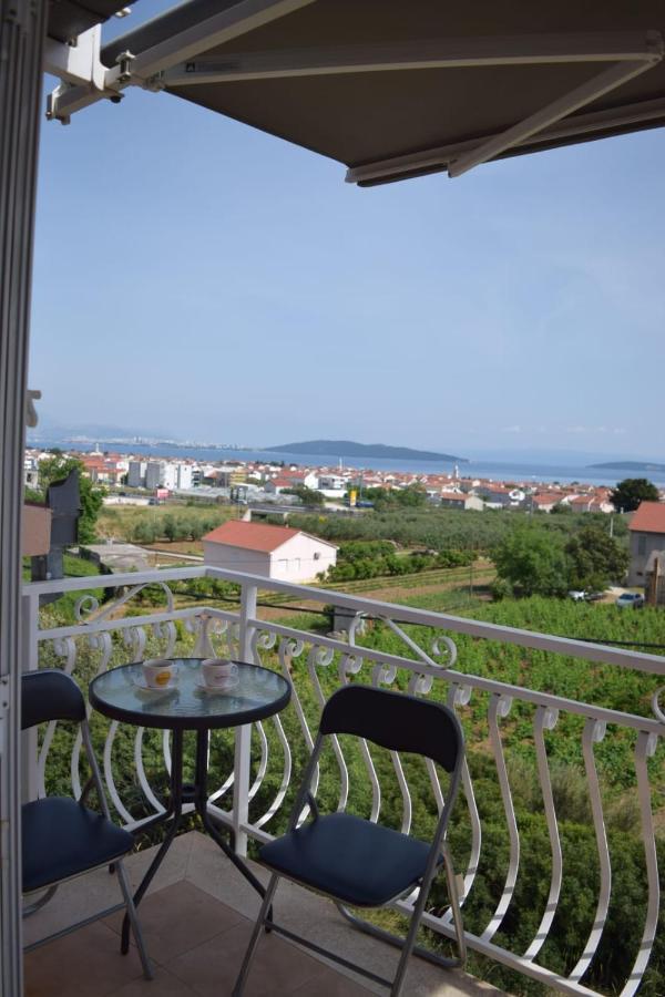 Apartments Marta Kaštel Novi Buitenkant foto