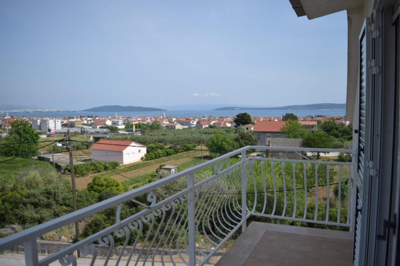 Apartments Marta Kaštel Novi Buitenkant foto